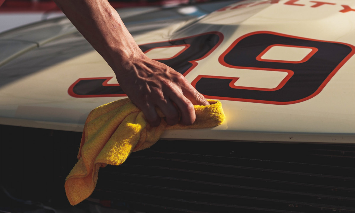 Why should I polish my car by hand? ULTRA GLOSS